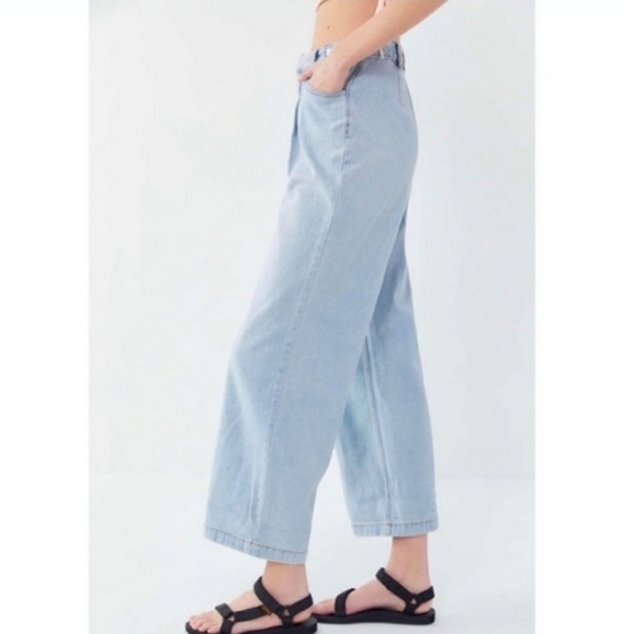 Urban Outfitters BDG high waisted pleat front cropped jean - Picture 4 of 11